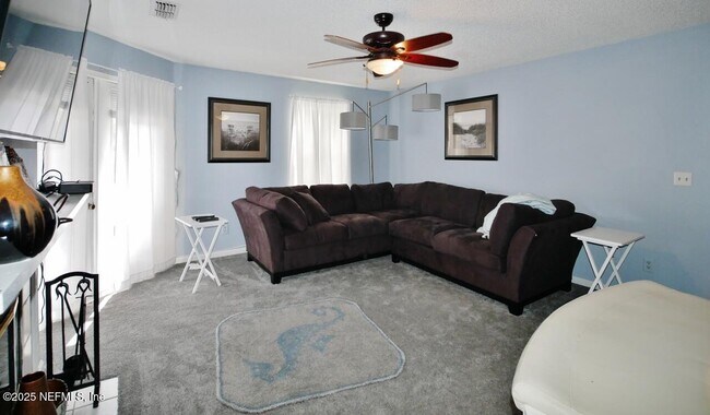 Foto del edificio - 200 Ironwood Dr