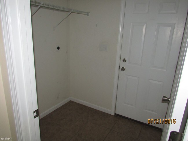 Building Photo - 105 McIntosh Dr