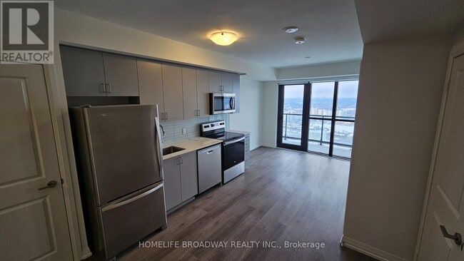 Building Photo - 325 Yorkland Blvd