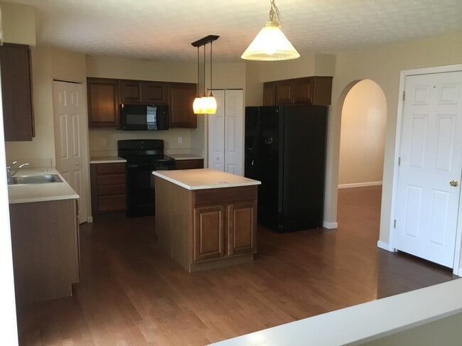 Foto del edificio - 7648 Harwood Ct