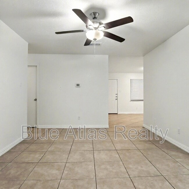 Photo - 6510 Cinnamon Oaks Dr House