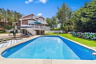 Building Photo - 114 Narod Blvd