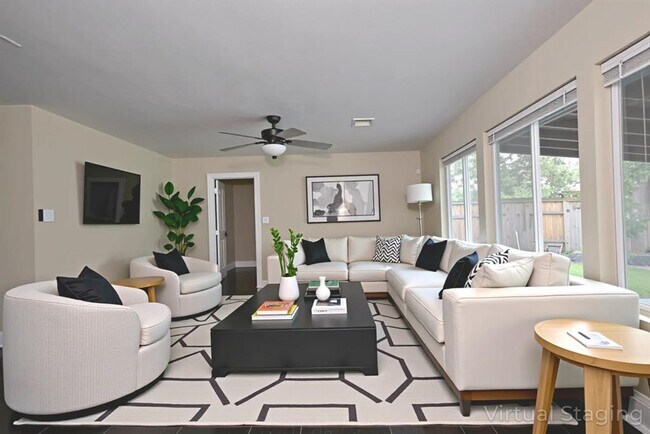 Foto del edificio - 5115 Summit Lodge Dr