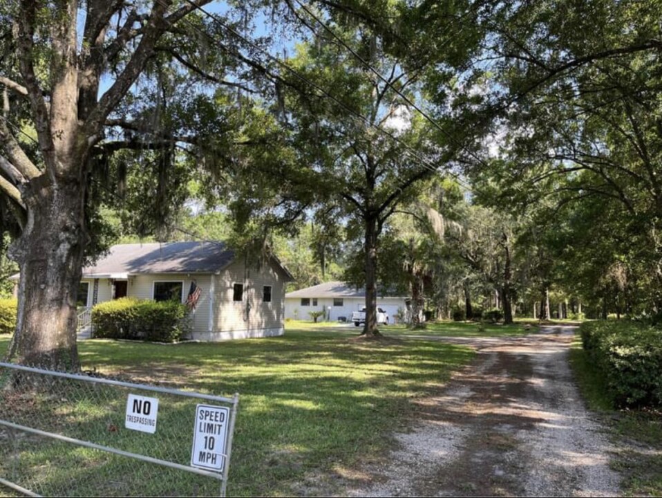 Primary Photo - 6211 Pernecia St