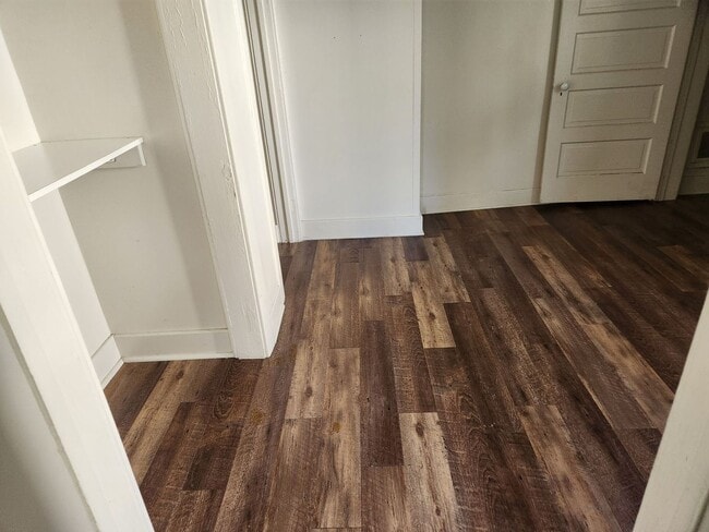 Foto del edificio - Broadway Triplex