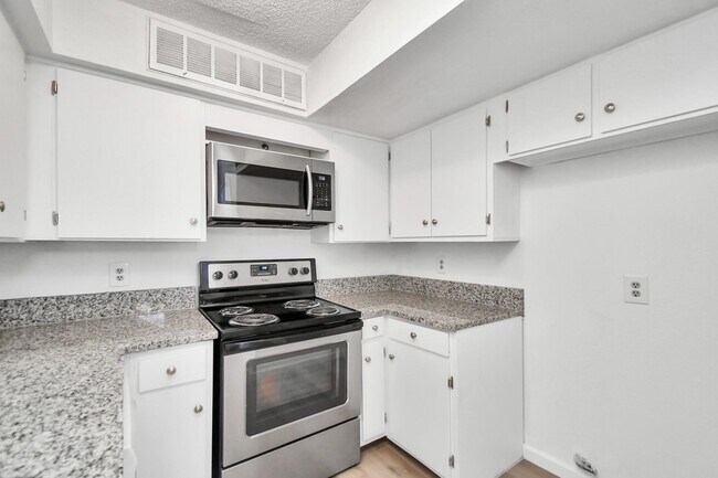 Foto del edificio - 10855 Meadowglen Ln
