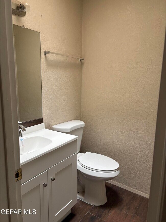 Building Photo - 2823 Anise Dr