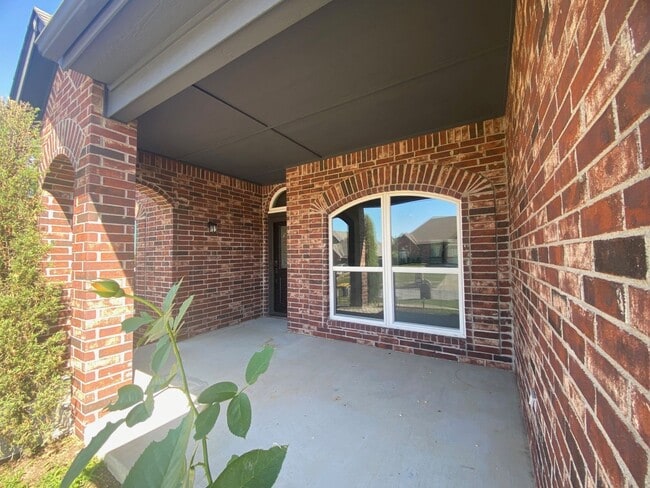 Building Photo - Jenks Schools! Prepare to fall in love wit...