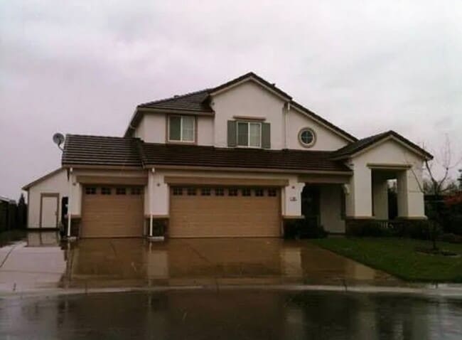 Building Photo - 181 Royal River Dr