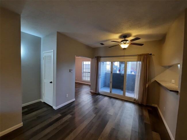 Foto del edificio - 1108 Riverchase Ln