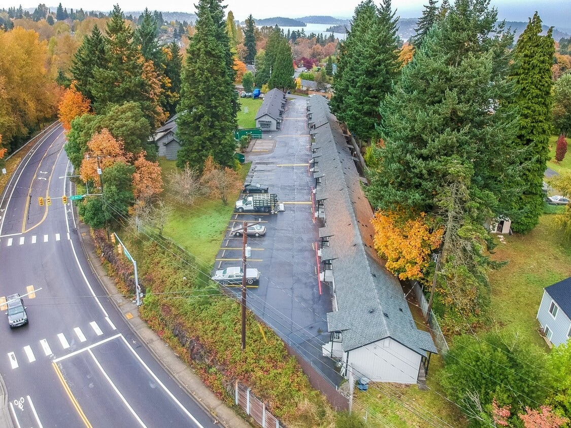 Building Photo - Skyway Apartments