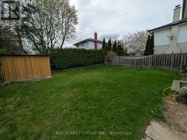 Building Photo - 892 Carnaby Crescent