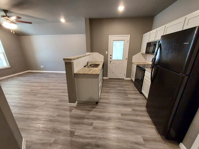 Building Photo - 1405 Natchez Trl