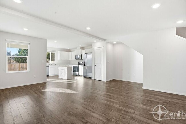 Building Photo - 7805 NE 100th Cir