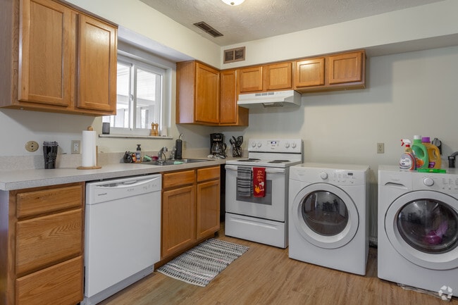 2BD 1BA - Brookside Village