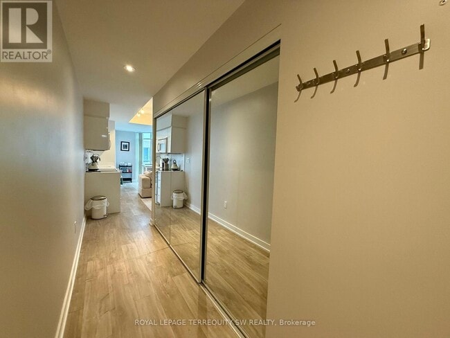 Building Photo - 21 Iceboat Terr