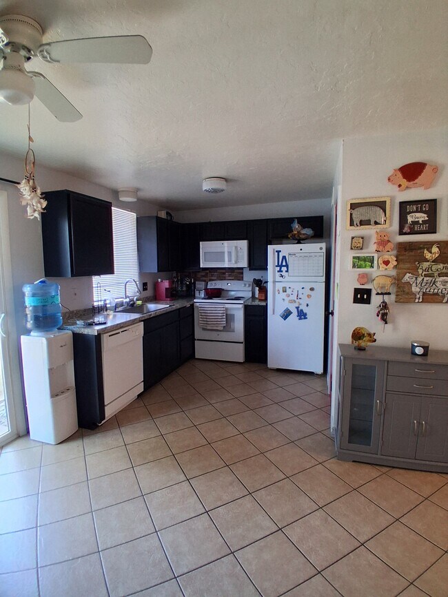 Foto del edificio - 7205 E Bellingham Dr