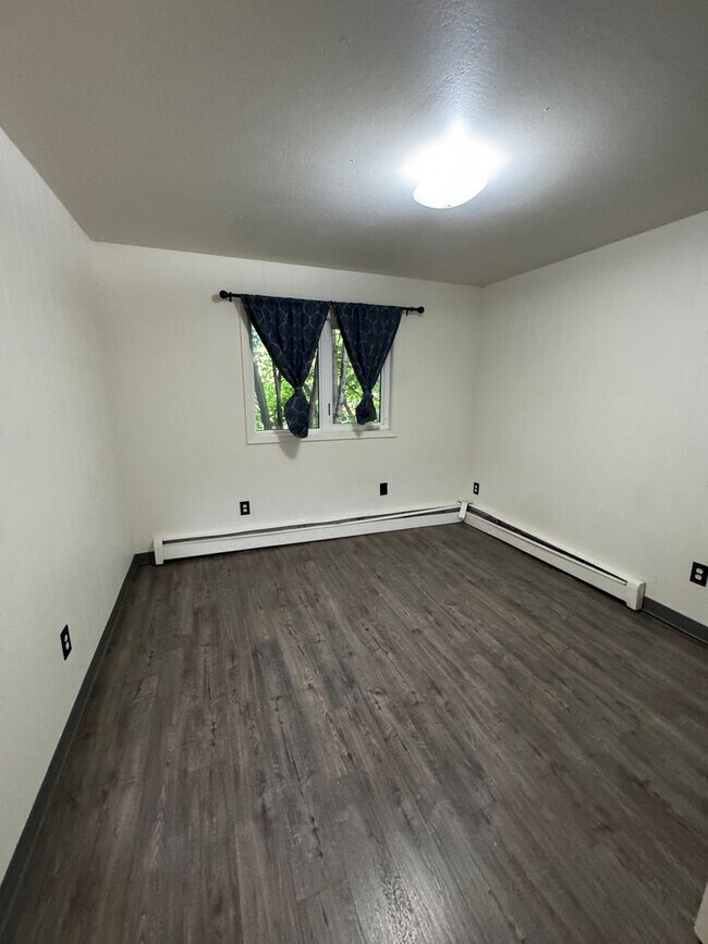Foto del edificio - 537 E 24th Ave