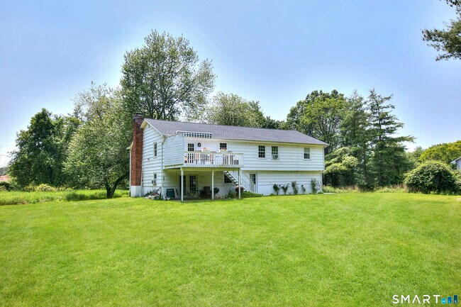 Foto del edificio - 287 Greens Farms Rd