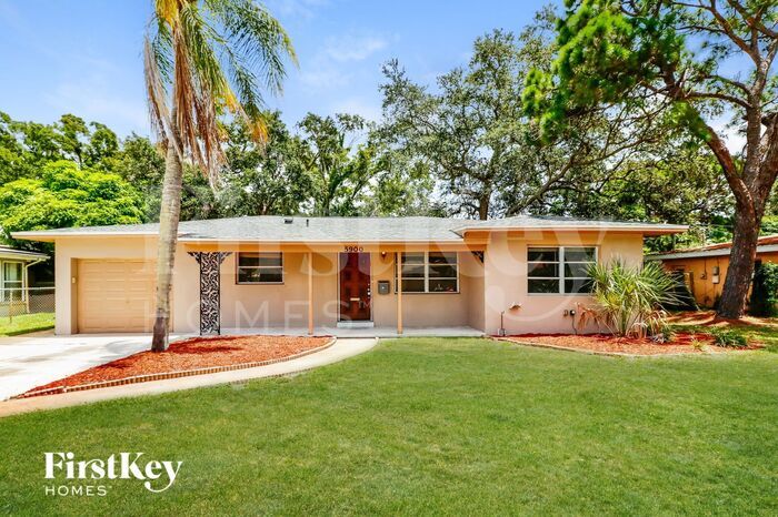 Foto principal - 5900 Grove St S