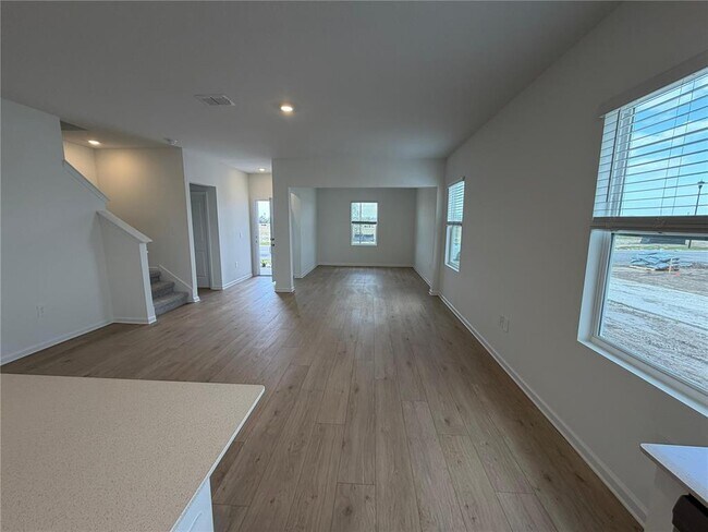 Foto del edificio - 5151 Loyalty Dr