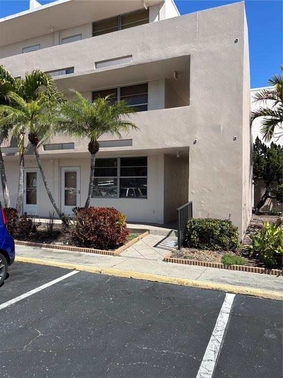 Foto del edificio - 7405 Bay Island Dr S