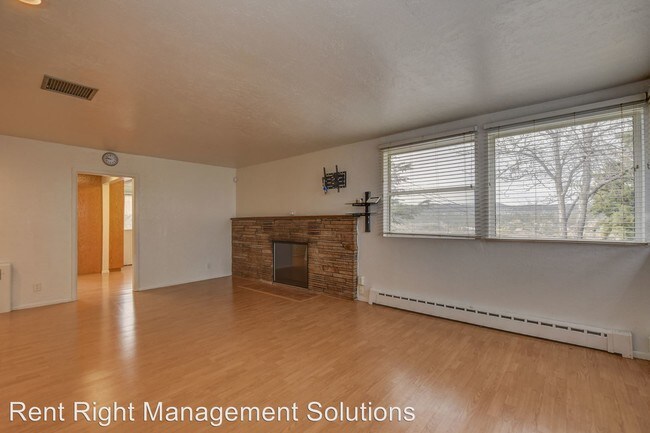 Building Photo - 2 br, 2 bath House - 440 S. Alarcon Street