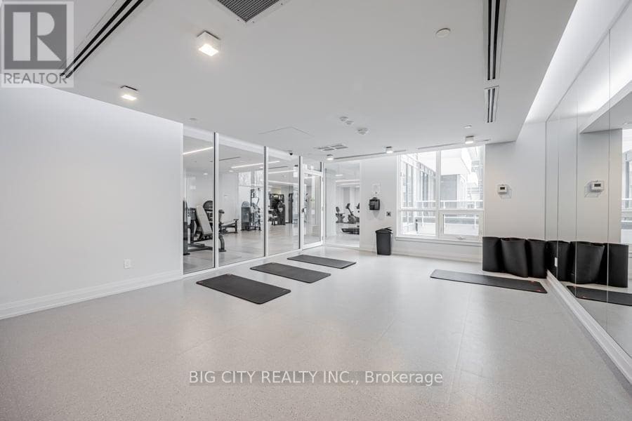 Building Photo - 3121-3121 Sheppard Ave E