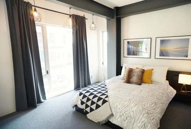 Foto del edificio - East Village 1BD Two Story Loft!!