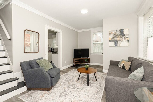 Foto del edificio - 216 Gilman Ave