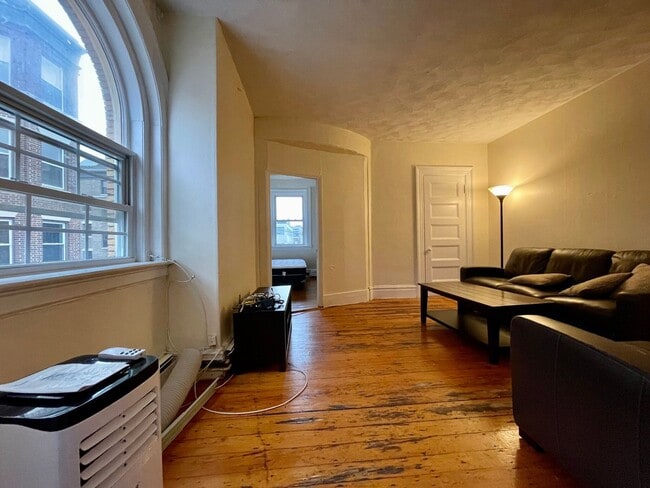 Building Photo - Unique BU Apartment