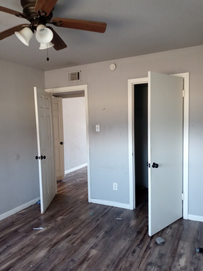 Foto del edificio - 3613 Crane St