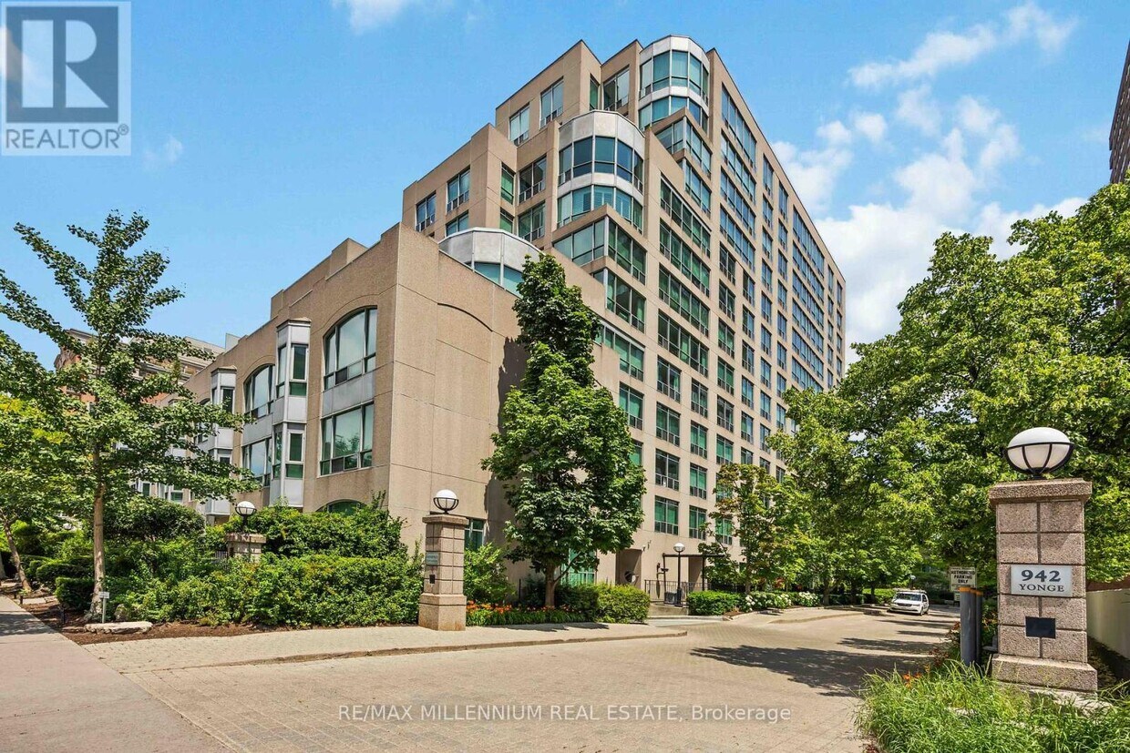 Photo principale - 942-942 Yonge St