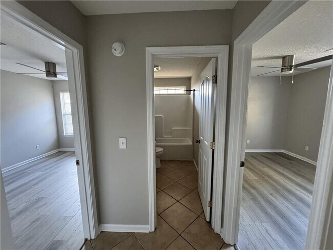 Foto del edificio - 104 Windridge Dr