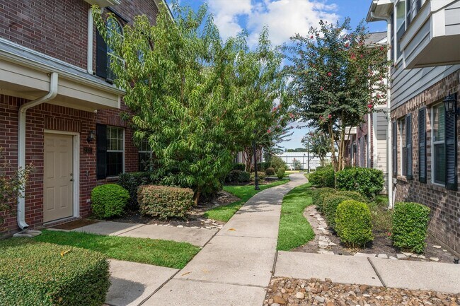 Building Photo - 2131 Kemah Village Dr