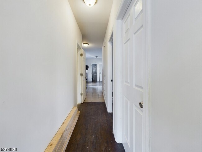 Building Photo - 255 S 19th St