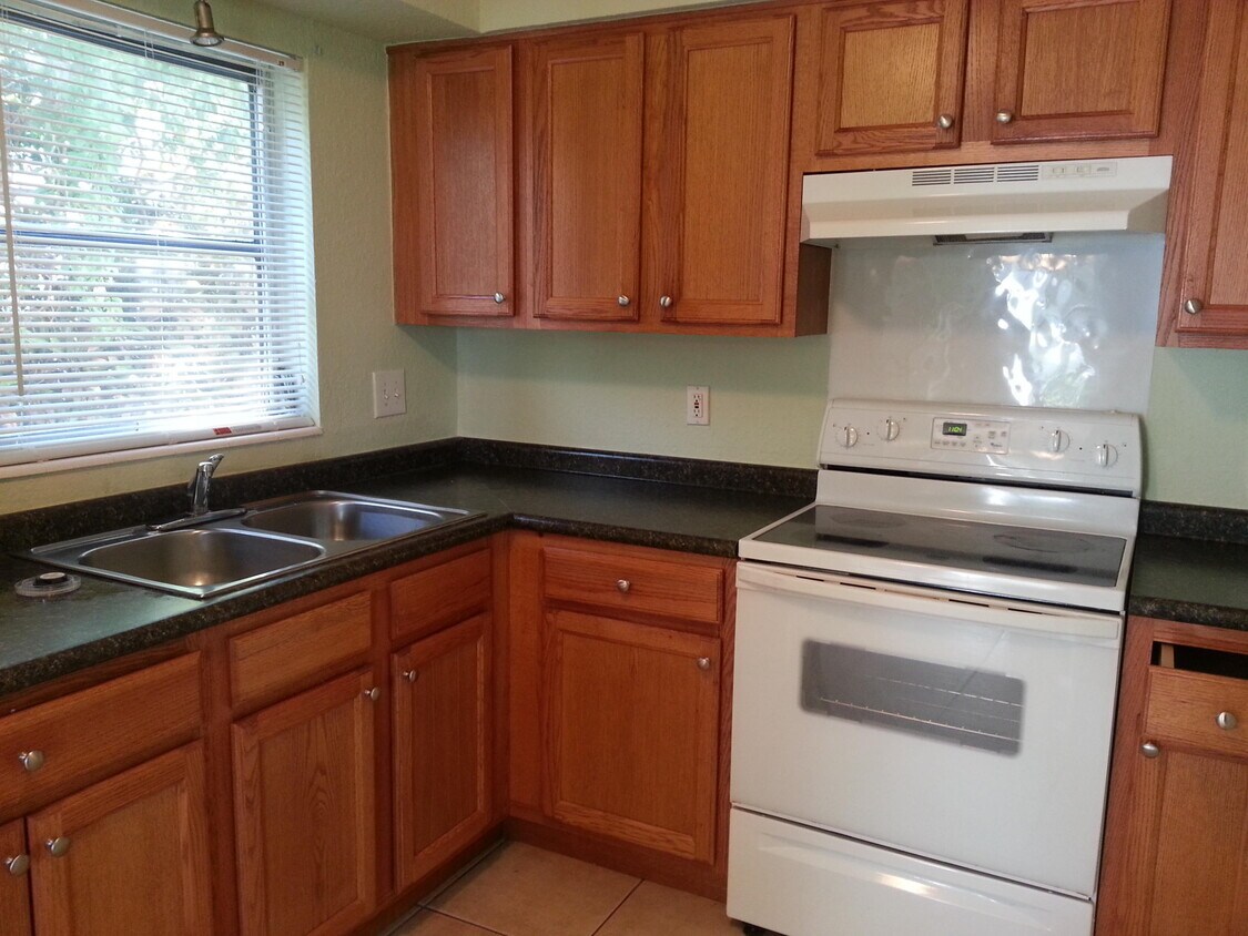 Building Photo - 124 Yacht Club Dr