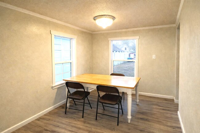 Building Photo - 1235 Kappes St