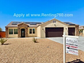 Building Photo - 56942 Ivanhoe Dr