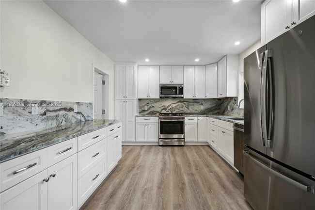 Foto del edificio - 251 SE 7th St