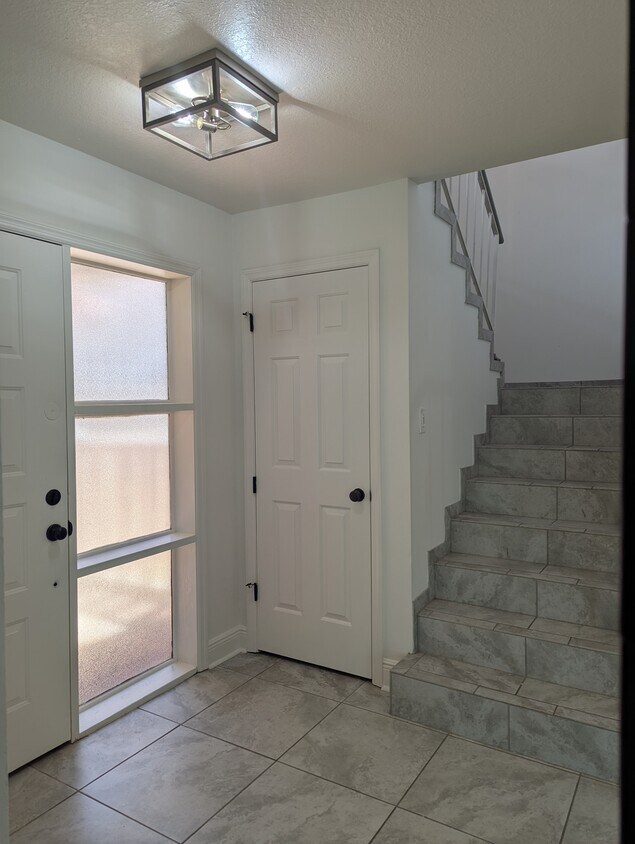 Foto principal - 7536 Fenwick Cove Ln