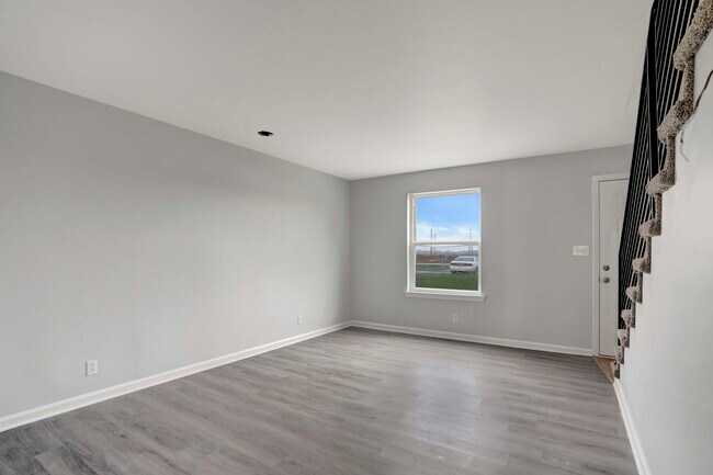 Foto del edificio - 1108 Pembroke Oak Grove Rd