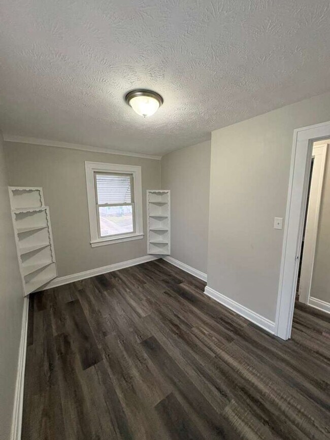 Building Photo - Charming 3-Bedroom Home in Maple Heights – Newly Renovated Entry & Spacious Yard