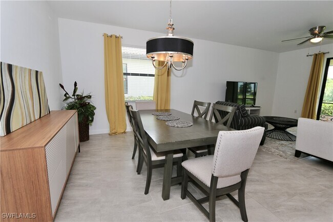 Foto del edificio - 18293 Ridgeline Dr