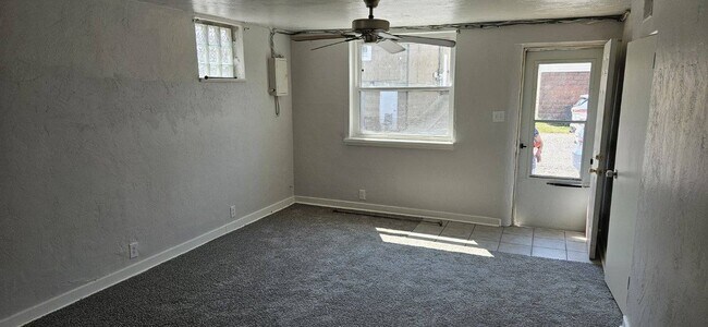 Foto del edificio - 5225 Brightwood Rd