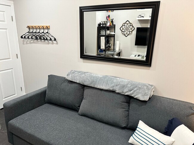 Foto del edificio - 717 Lancaster Ave