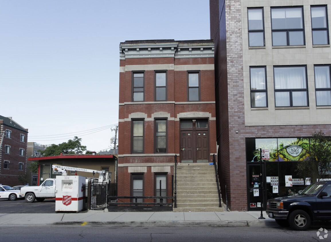 Building Photo - 1838 N Damen Ave