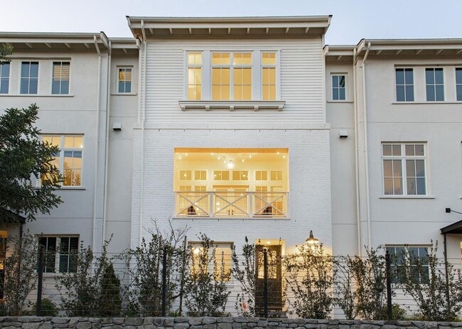 Building Photo - 110 Lottie Ln