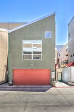 Building Photo - 1999 Yaupon Ave