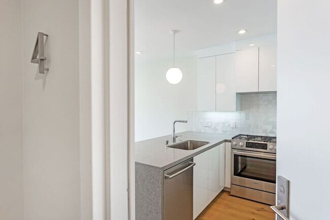 Photo - 949 Natoma St Apartment